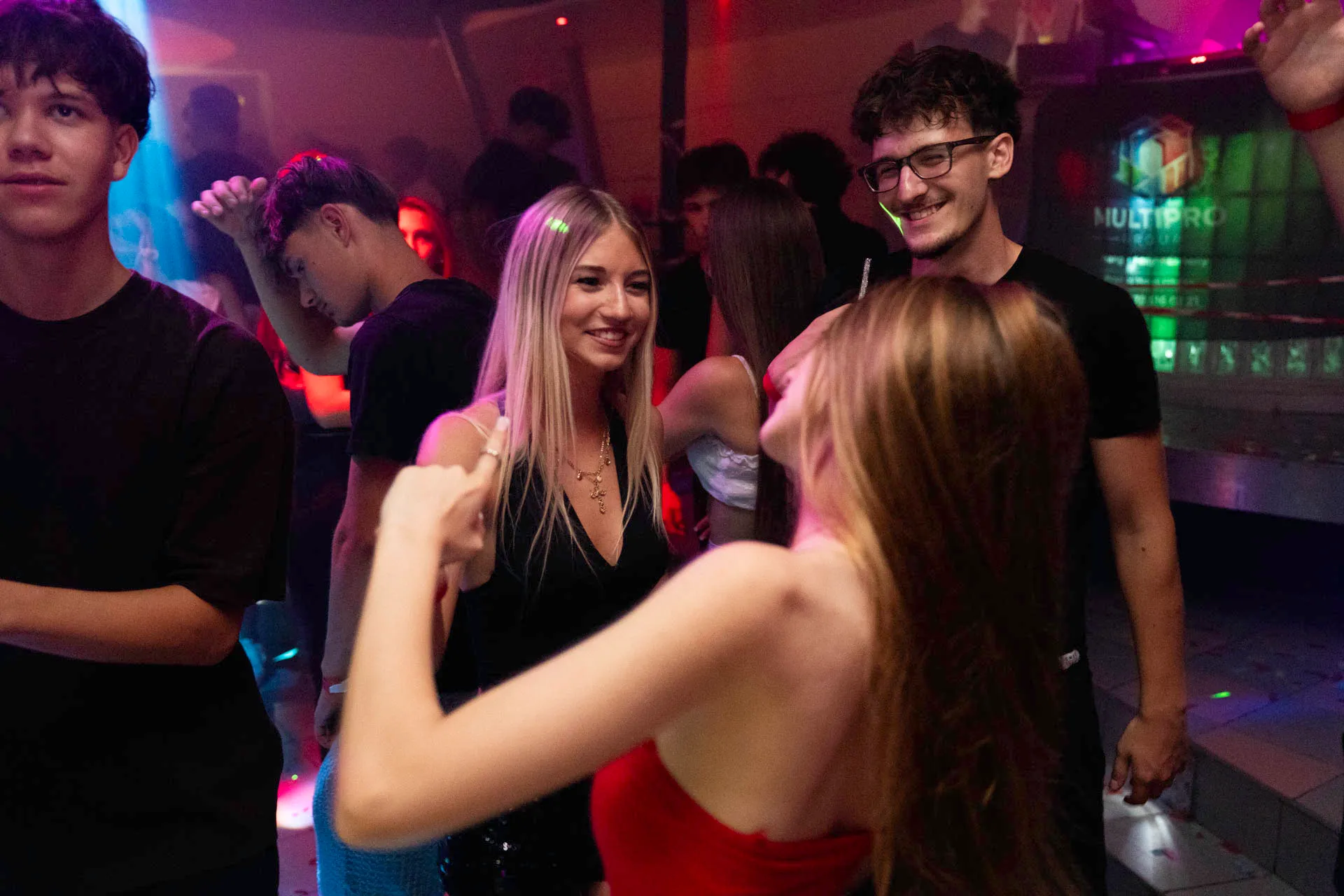 Maxxx Club — koncert fotózás, Maczkó Fotó