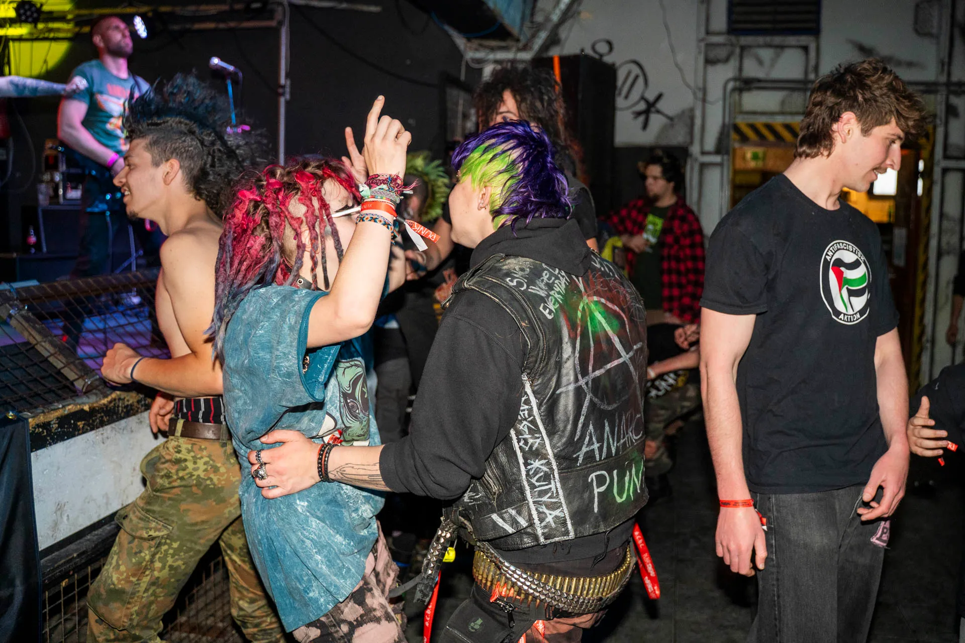 Végállomás, punkkoncert — 9