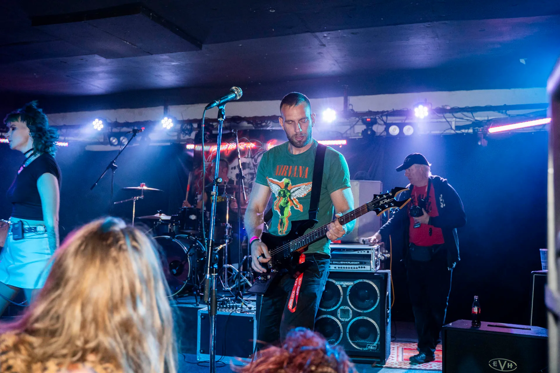 Végállomás, punkkoncert — 13
