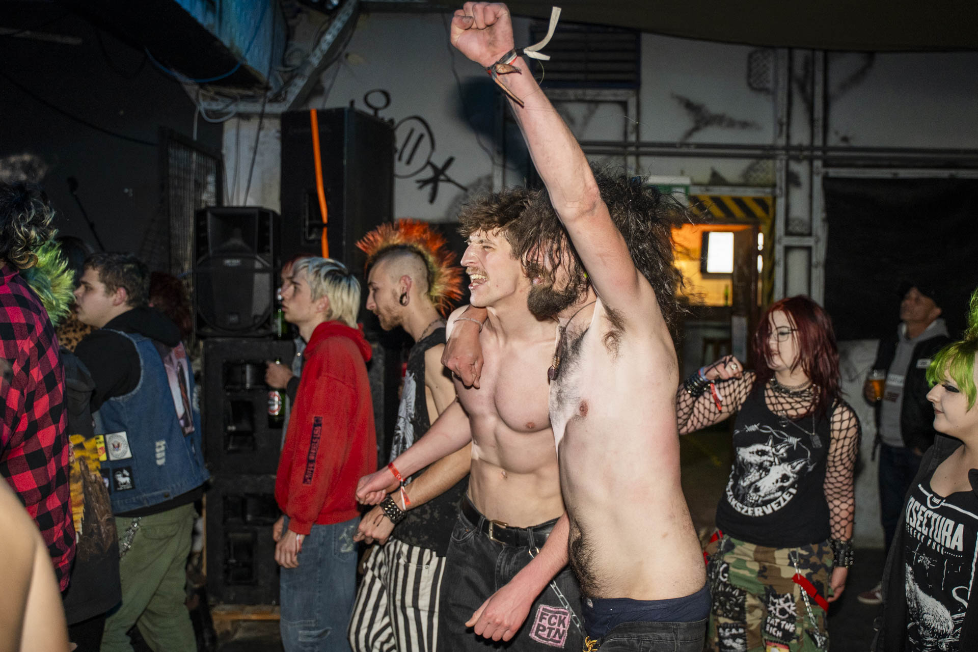 Végállomás — Punk koncert — 16