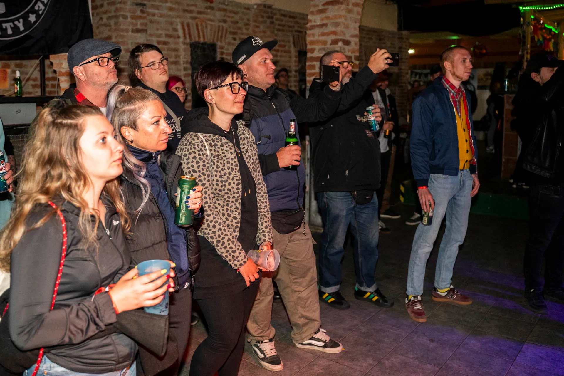 Végállomás, punkkoncert — 19