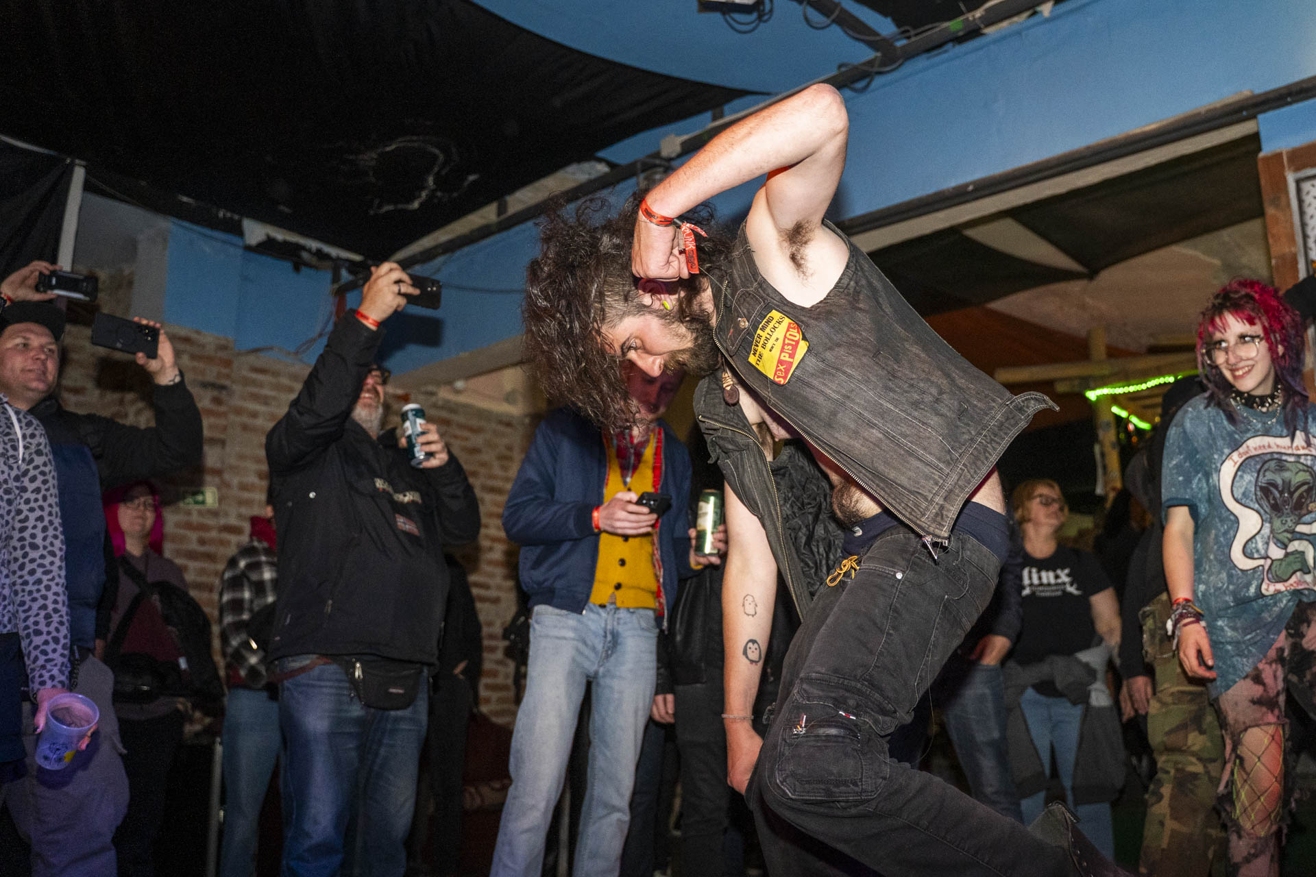 Végállomás — Punk koncert — 21