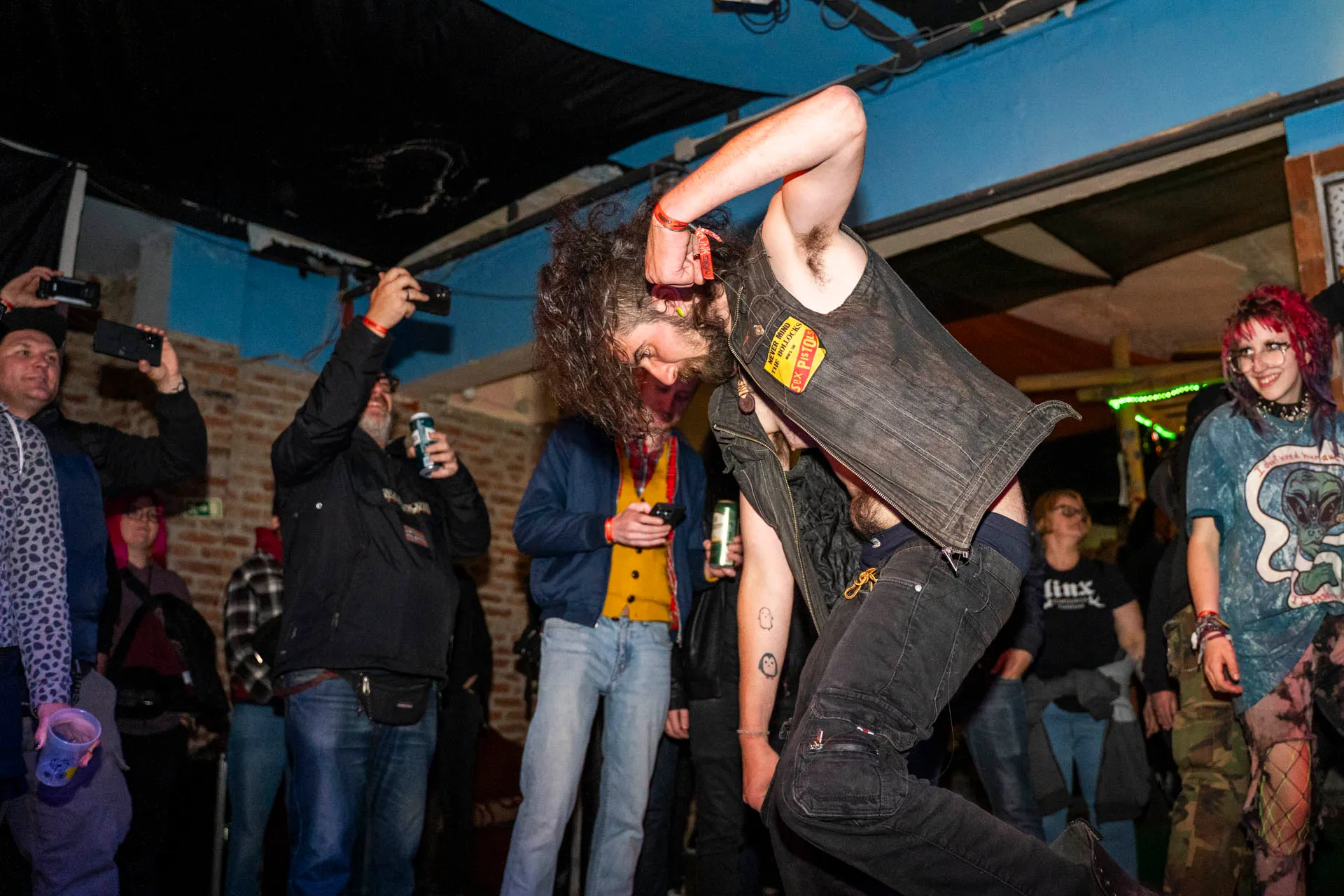 Végállomás, punkkoncert — 21