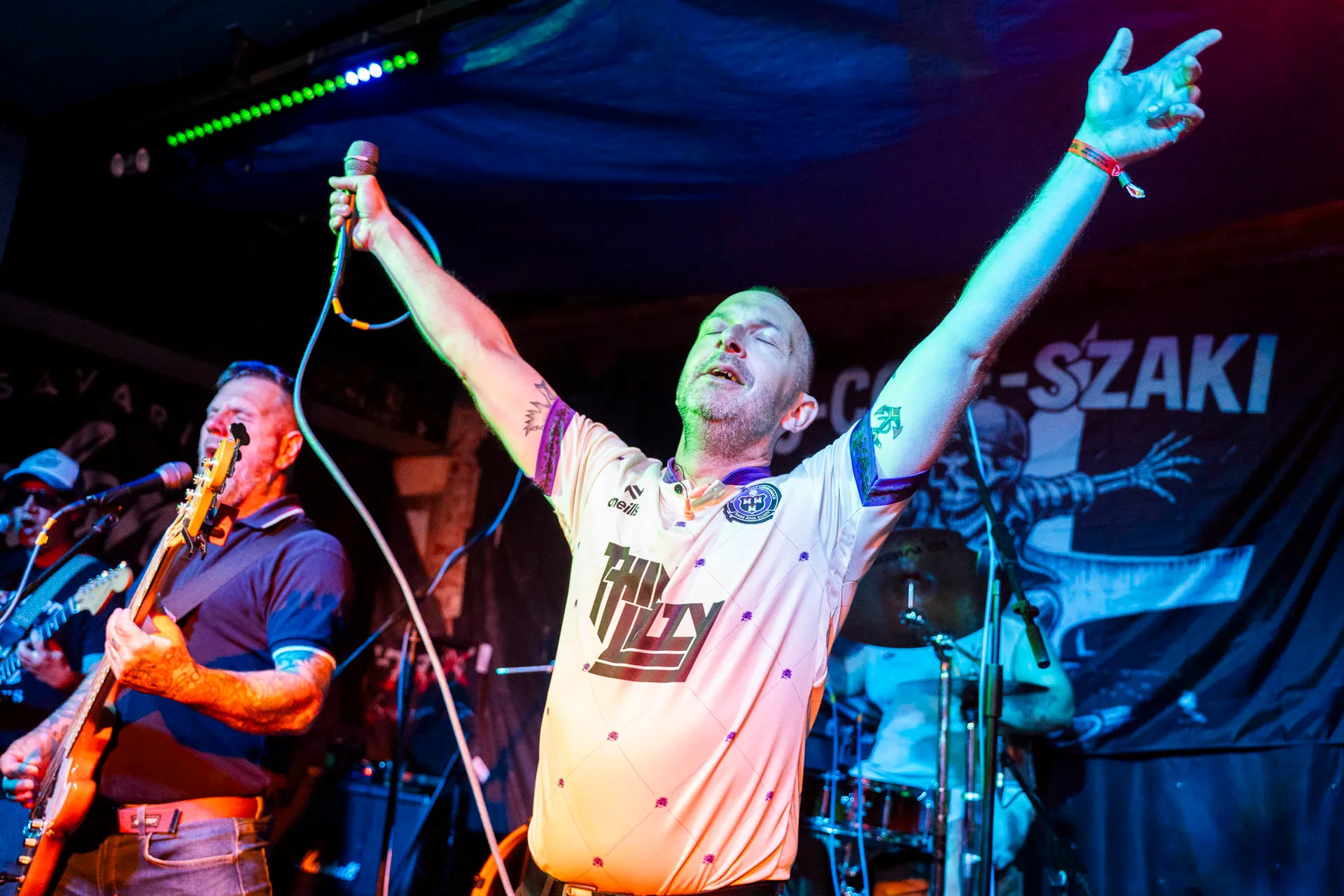 Végállomás, punkkoncert — 24