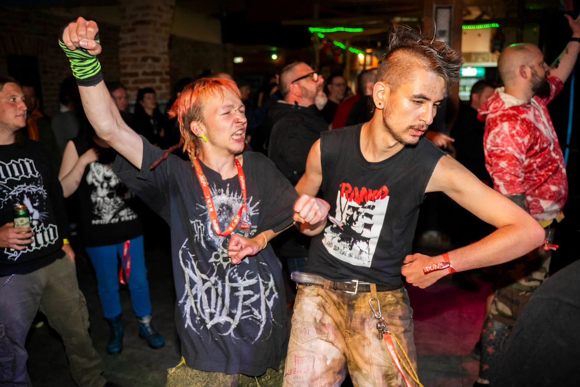Végállomás, punkkoncert — 28